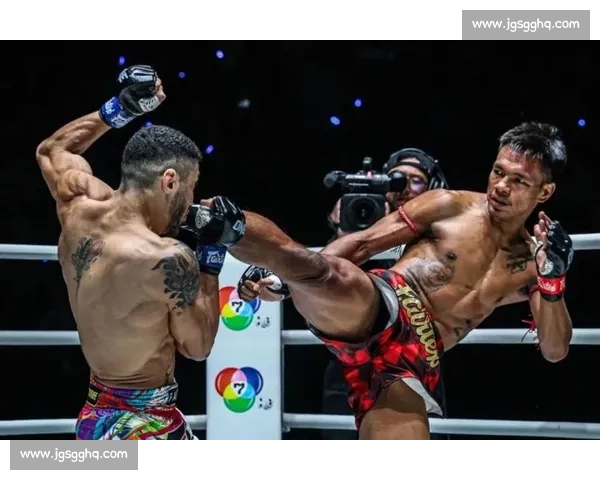 羽量级新星终极对决！世雄格斗中国德比引爆拳坛